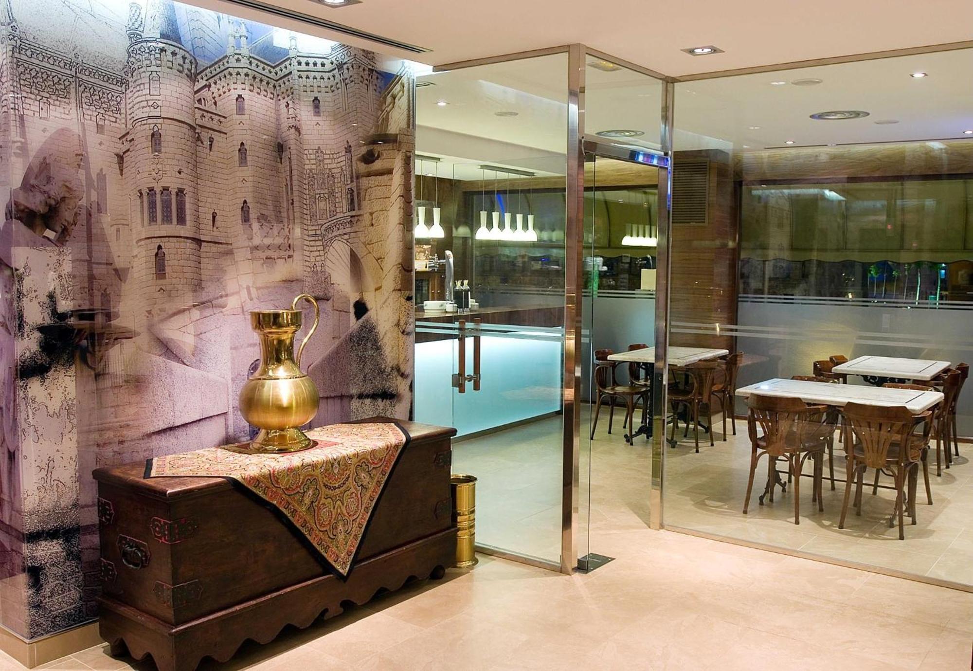 Hotel Restaurante La Peseta Astorga Dış mekan fotoğraf
