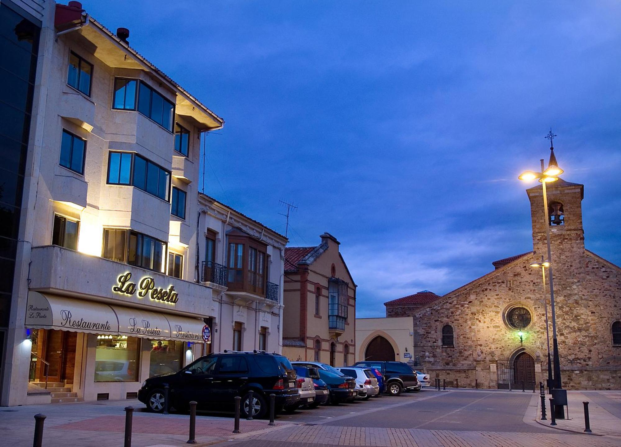 Hotel Restaurante La Peseta Astorga Dış mekan fotoğraf