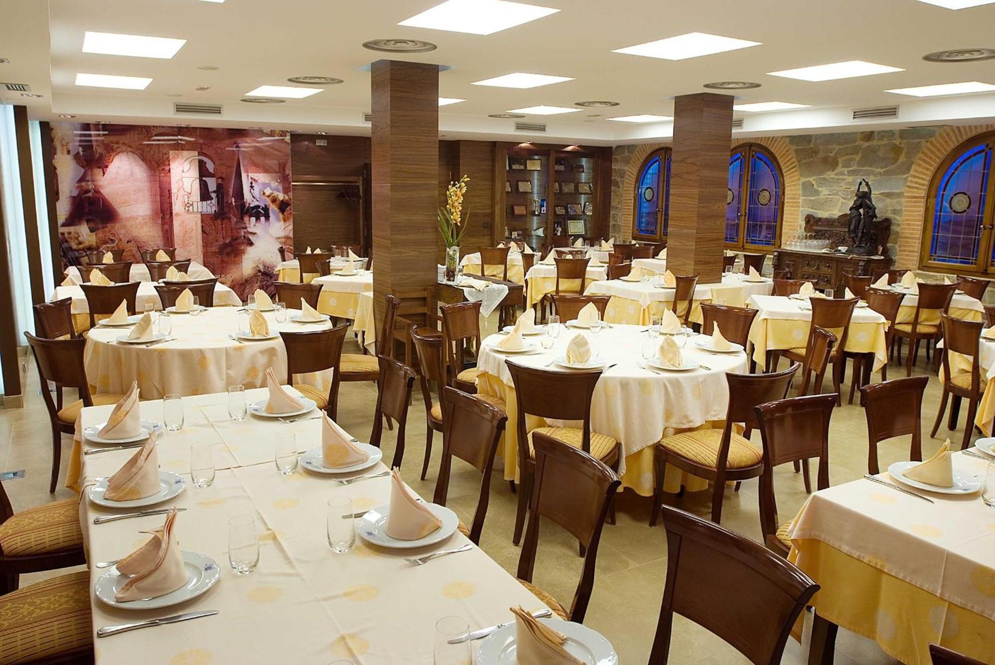 Hotel Restaurante La Peseta Astorga Dış mekan fotoğraf