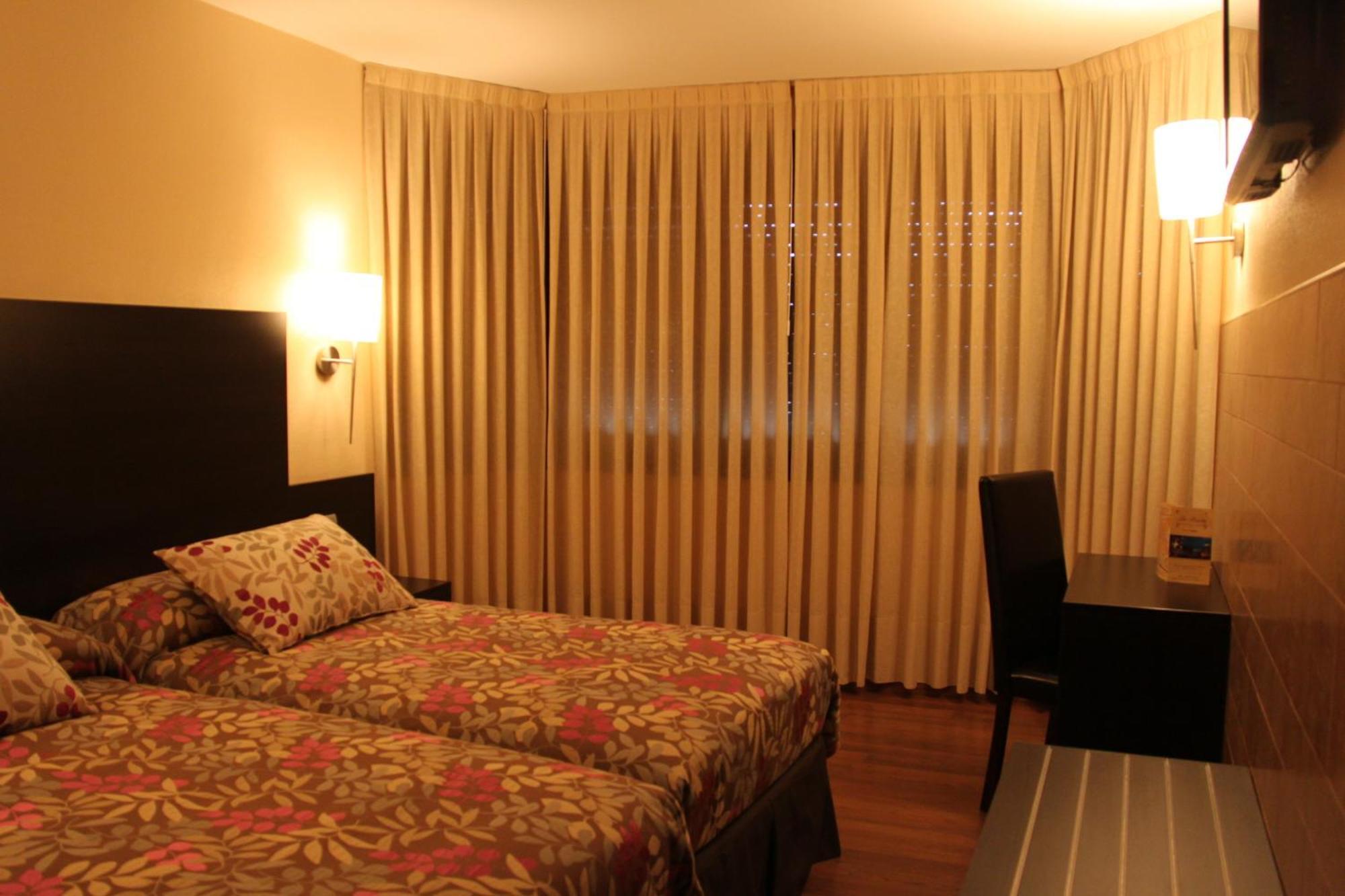 Hotel Restaurante La Peseta Astorga Dış mekan fotoğraf